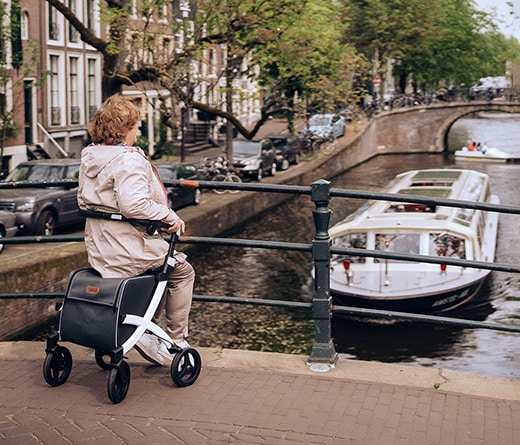 lightweight rollator walker