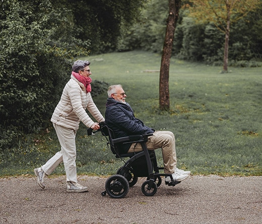 Lightweight electric wheelchair